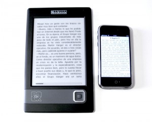 iphone-vs-bookeen Bookeen Cybook vs. Apple iPhone (clic para ampliar)